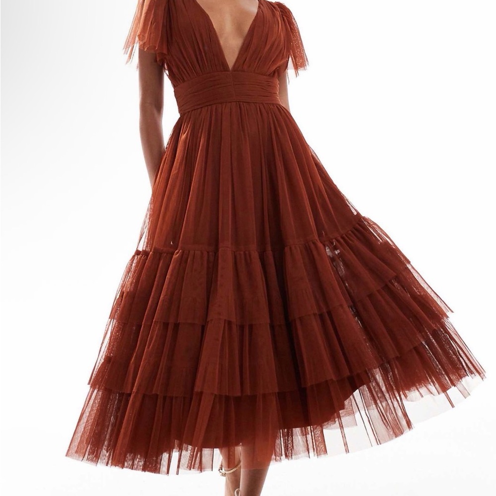 Chic Rust Tulle Midi Dress